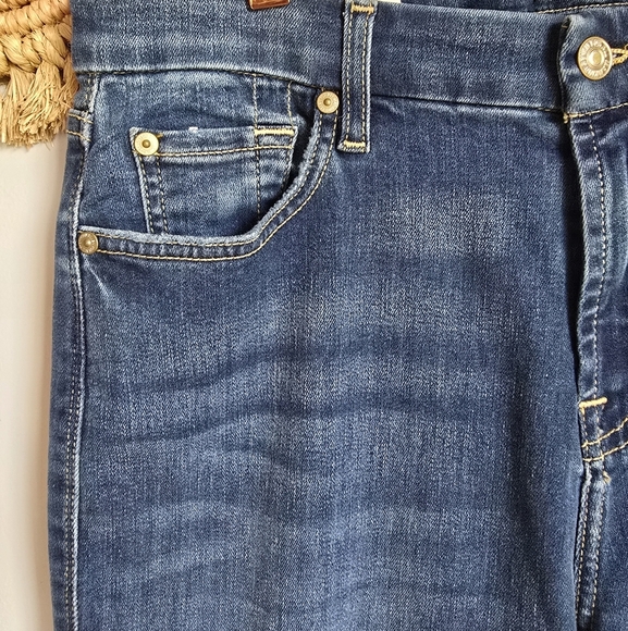 7 For All Mankind, New, Kimmie Straight Form Fitted Distressed Jeans, Size 32 - Picture 3 of 13